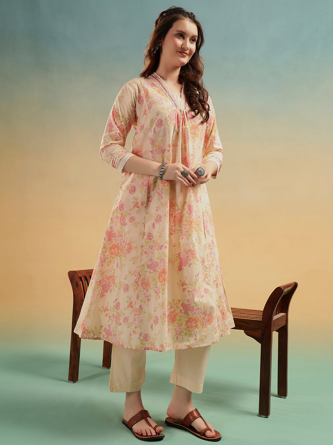 Ivory Floral Jaipuri Cotton Kurta Pant Dupatta Set