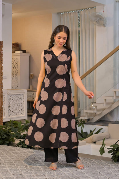 Nyra Dot Cotton Kurta Pant Set