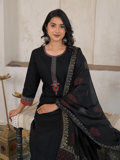Noor Cotton Straight Suit Set with Printed Dupatta