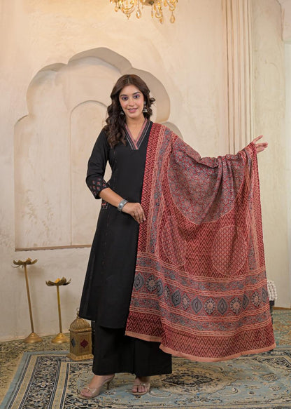 Noir Pocket Embroidered Cotton A-Line Dupatta Set
