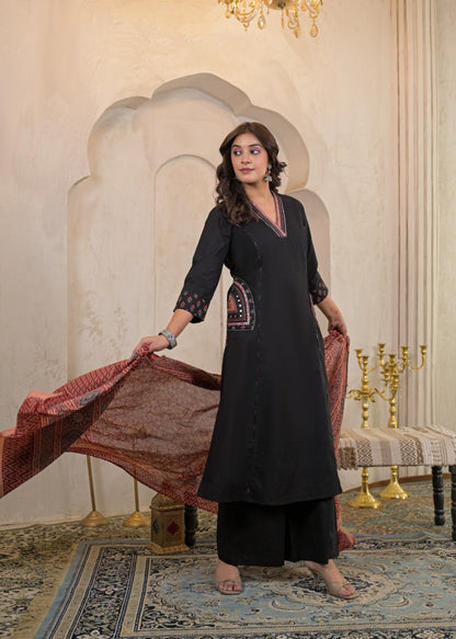 Noir Pocket Embroidered Cotton A-Line Dupatta Set