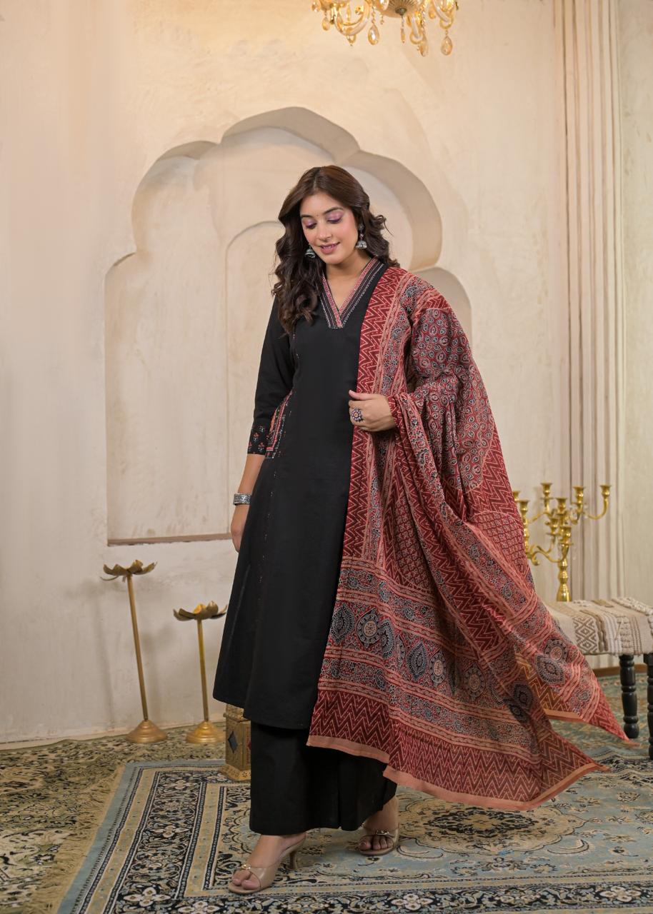 Noir Pocket Embroidered Cotton A-Line Dupatta Set